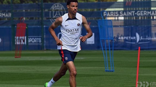 迪文岑佐跟腱手术：塔图姆主刀医生远程监督