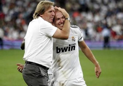 巴尔达诺谈皇马选帅：穆里尼奥已过时，波斯特科格鲁/德尚或成新任