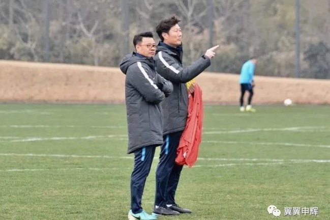 李帅晒出合照，曹赟定、莫雷诺、前申花董事长吴晓晖在列