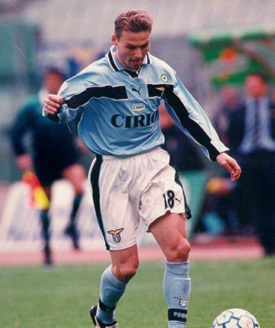 英博客场踢铁人是来了多少远征军？