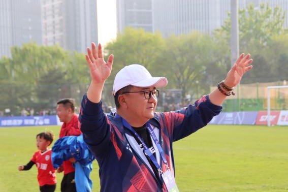 徐亮：以董路足球小将为代表的国内青训俱乐部，选材都是要即战力，选高的、快的、能快出成绩的