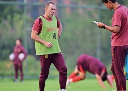 北青：U19国足热身赛与海港B队战平，球队29日凌晨赴法国