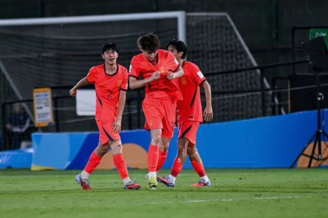 马宁、傅明、周飞启程参加2026世界杯，足协举行出征仪式