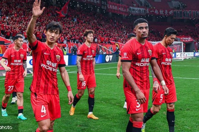 半场：西海岸0-0十人海港，莱昂纳多、阿齐兹破门被吹