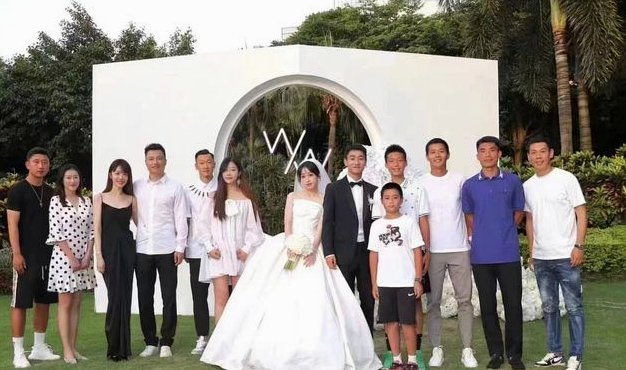 韦世豪曝妻儿遭网络暴力